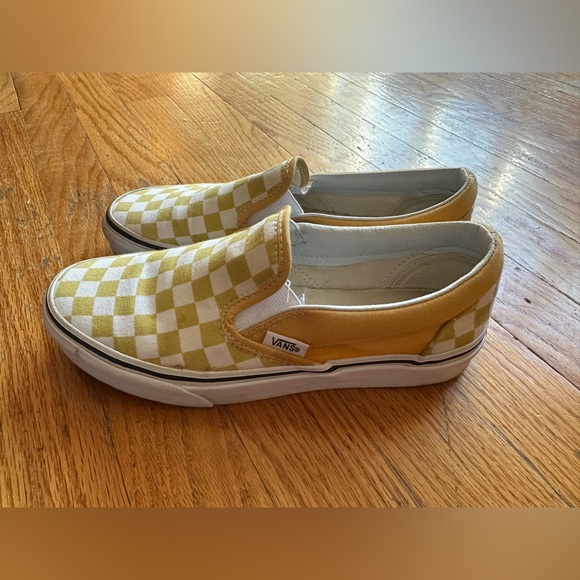 Vans Classic Slip Ons - Picture 5 of 8
